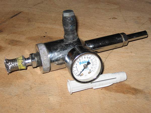 Benzindruckmesser.jpg