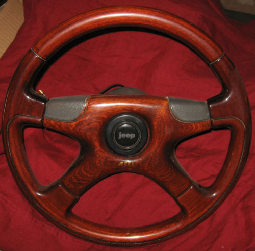 Holzlenkrad.jpg