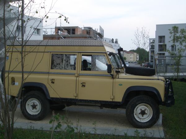 landy1.jpg