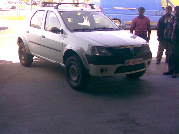 SUVdacia4x4mioveni.jpg