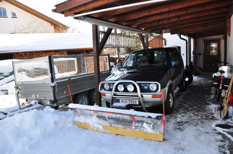 Terrano mit Pflug.JPG