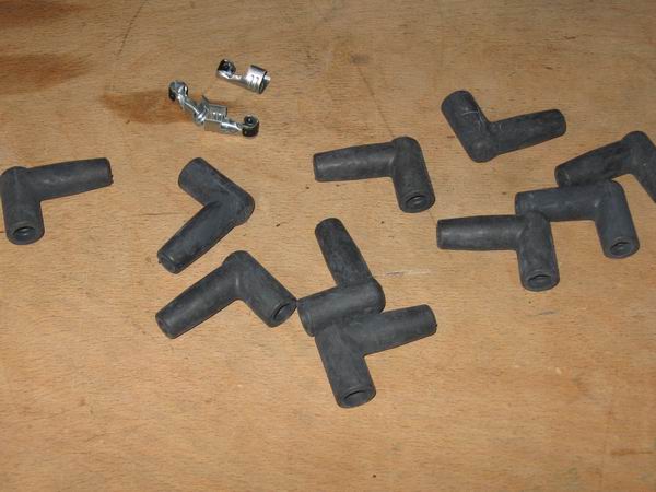 Zündkerzenstecker HEI Verteilerseite.jpg